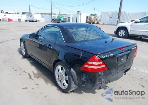2004 Mercedes-Benz Slk 230 Kompressor z USA, uszkodzony, nr VIN WDBKK49F14F300746